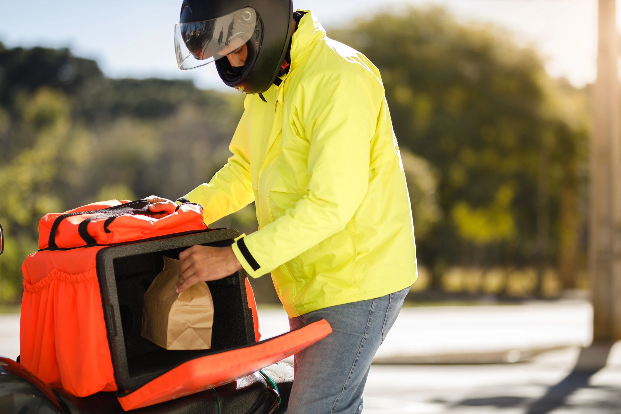 Read more about the article Como transportar molhos e caldos no delivery ?